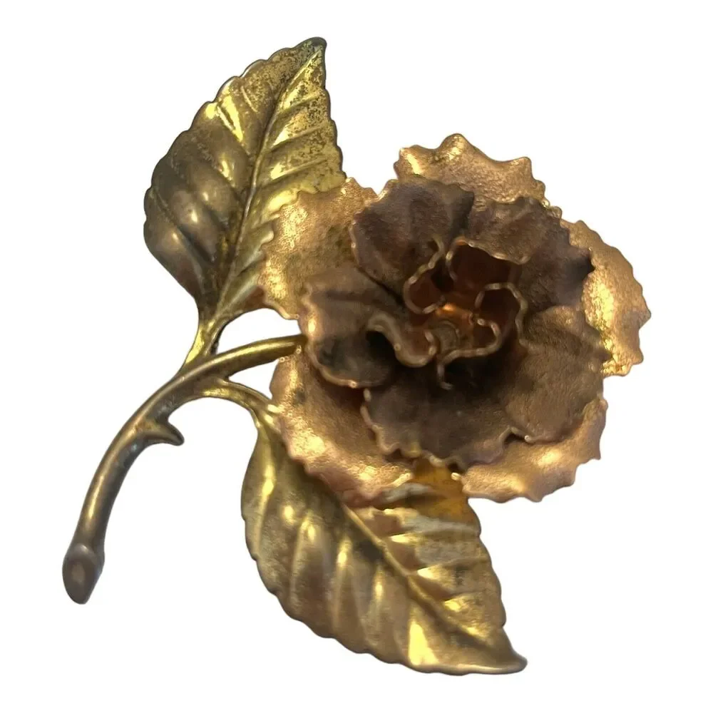 Vintage 1960s Dimensional Flower Brooch Sculpted Floral Gold Tone Pin - 5T